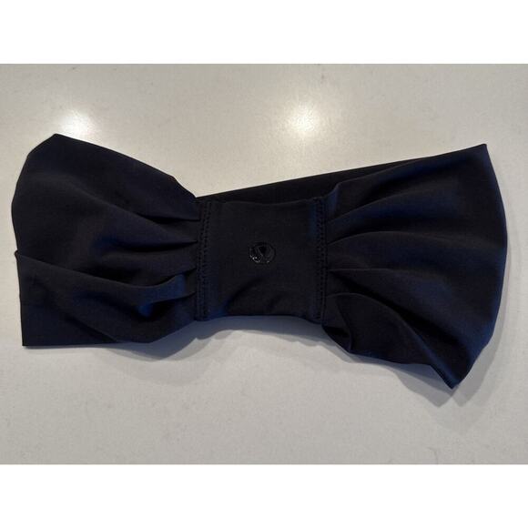 Lululemon Women’s Black Harmony Headband Twist Front Lightweight Gym Workout - Picture 1 of 4